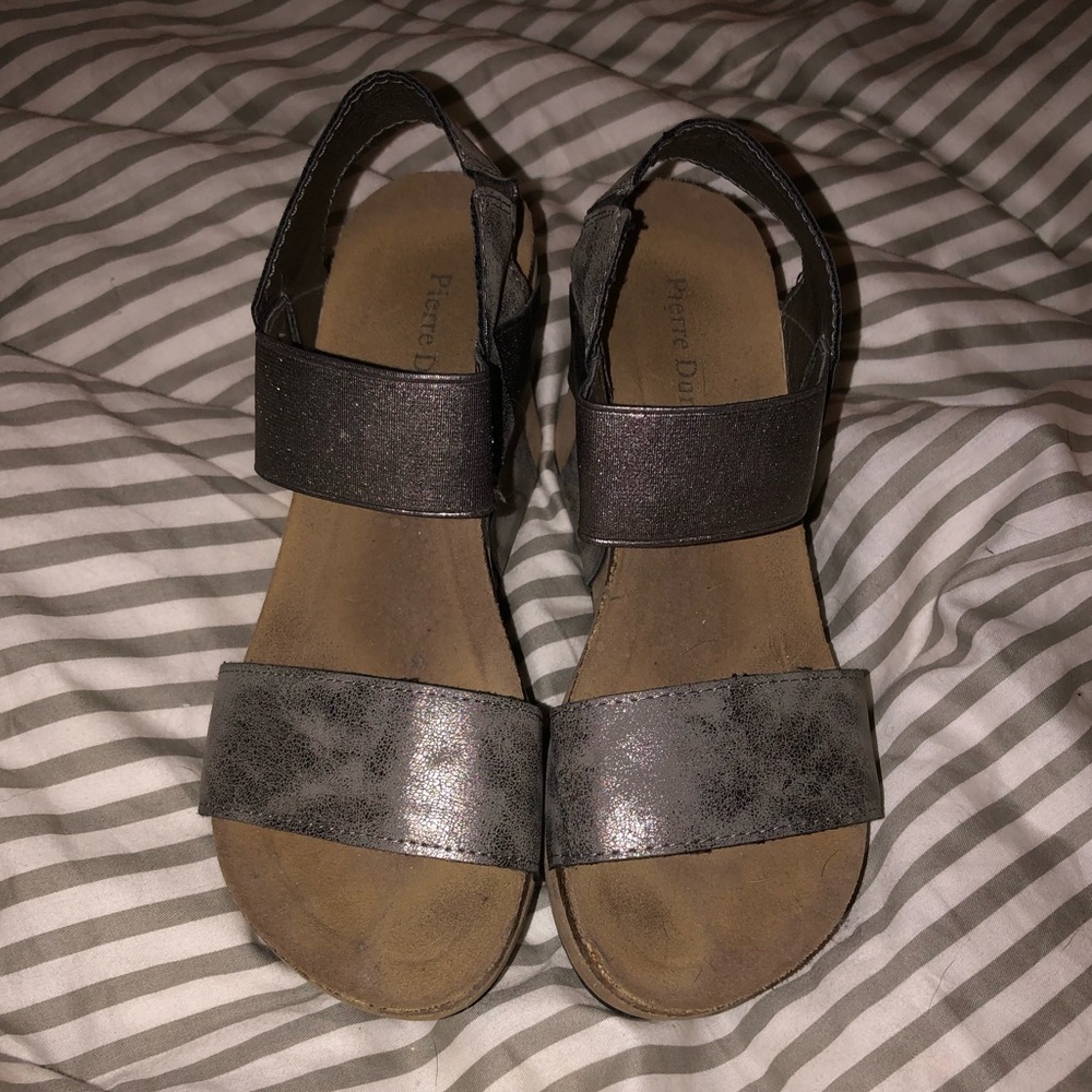 Pierre Dumas Wedges
